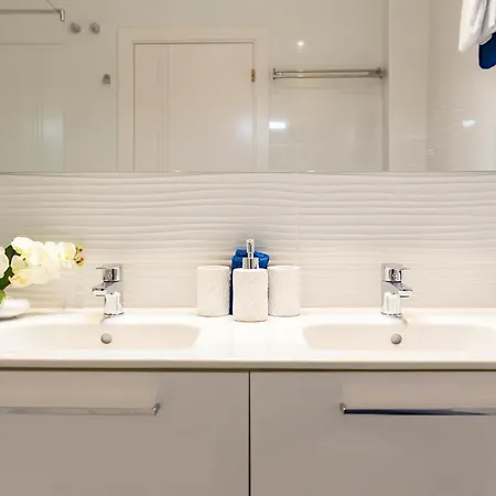 Apartment 'montano Three' Center By Ele